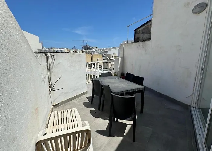 Modern Penthouse In Gzira